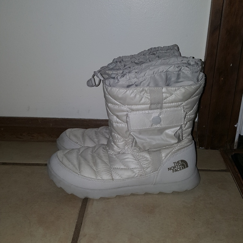 North Face Winter boots size 10